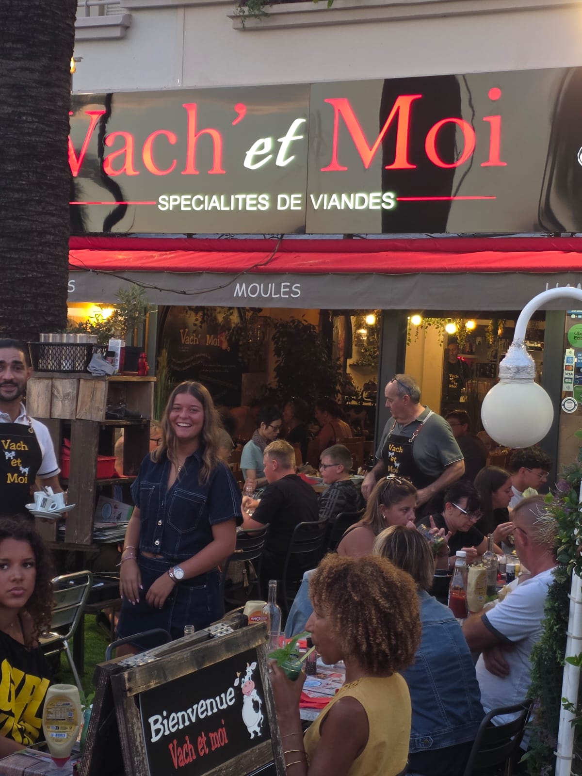 Ambiance animée devant Vach et Moi